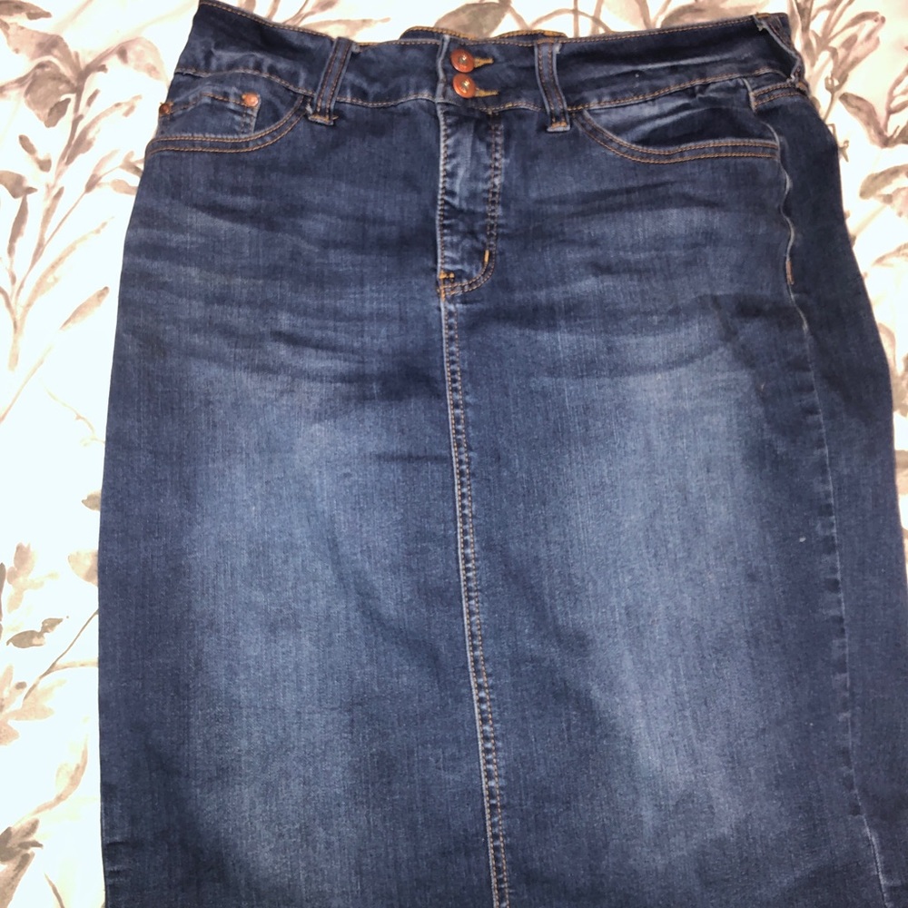 Denim skirt